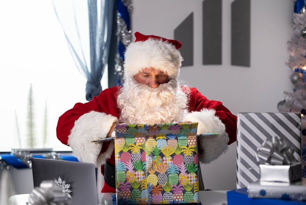 santa opening box